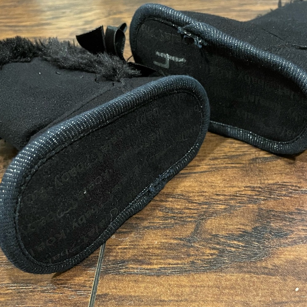 NWOT Koala Baby Black Suede Boots with Fur Trim and Bows on Back, Size 2 - Picture 5 of 7